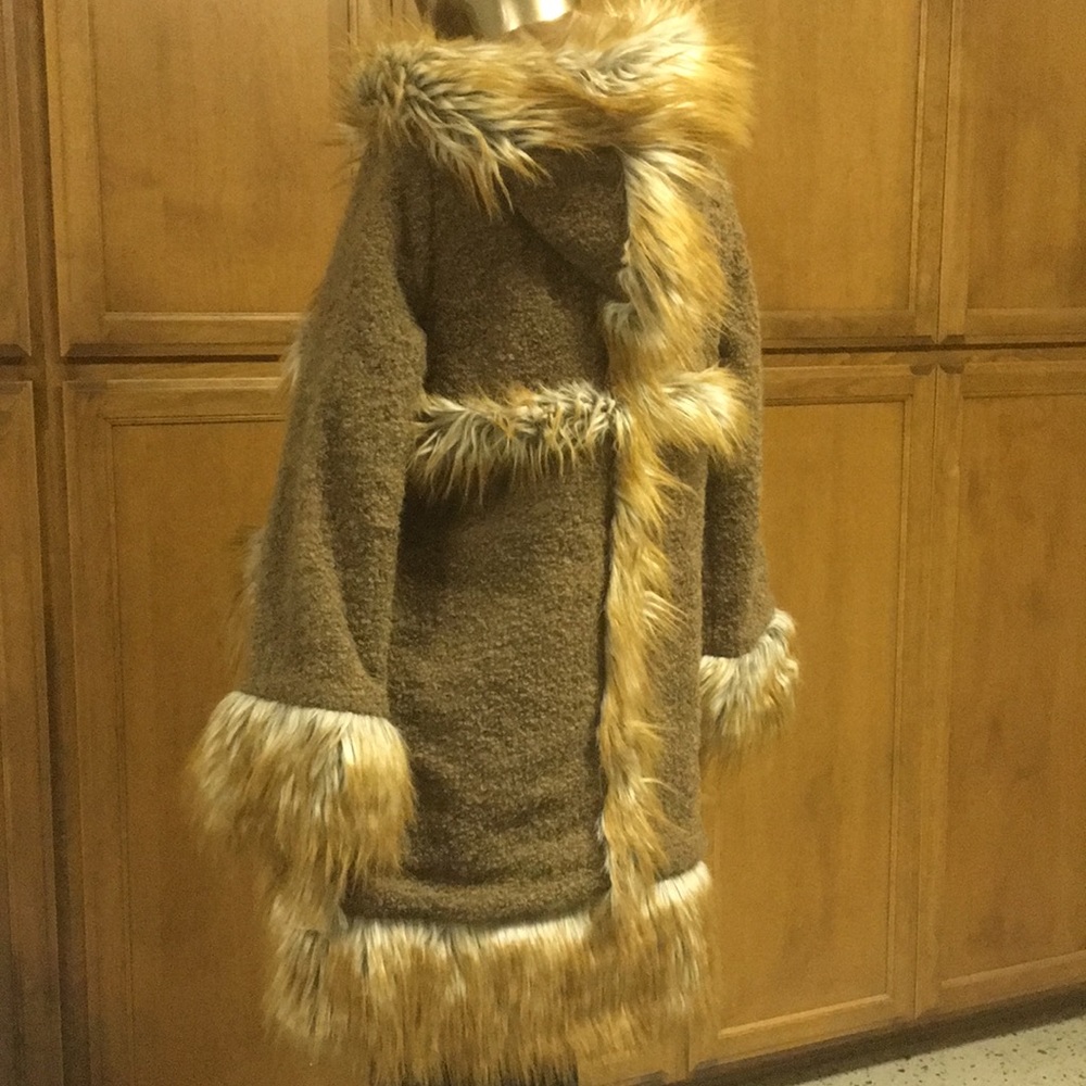 Flash Sale-New Beautiful Fake Fur Jacket - Picture 1 of 7